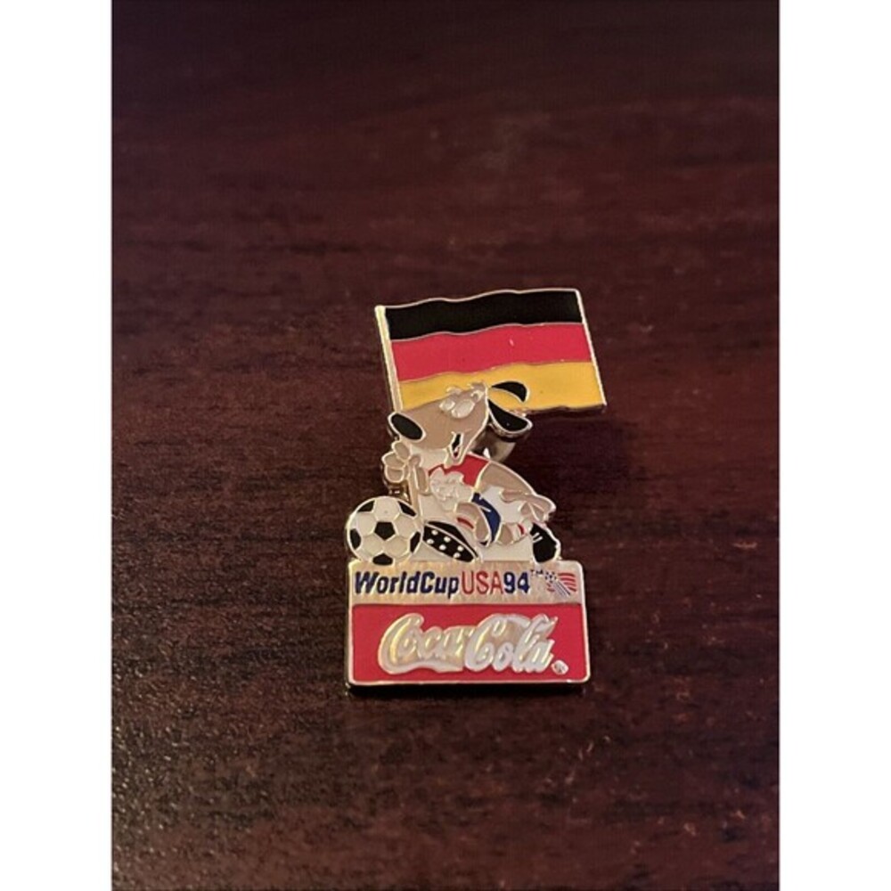 1994 USA World Cup Coca-Cola Stryker‎ Dog Mascot Germany Flag Lapel Hat Pin
